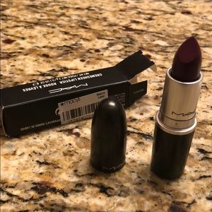 Limited edition Mac lipstick Quelle Surprise